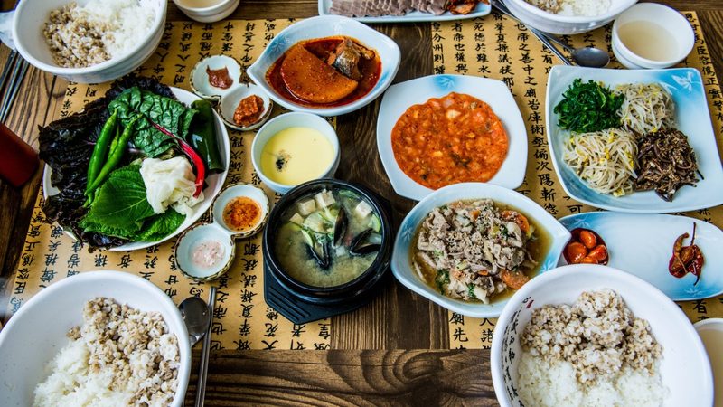 小包装零食代工格局：谁在掌控生产端的隐形冠军