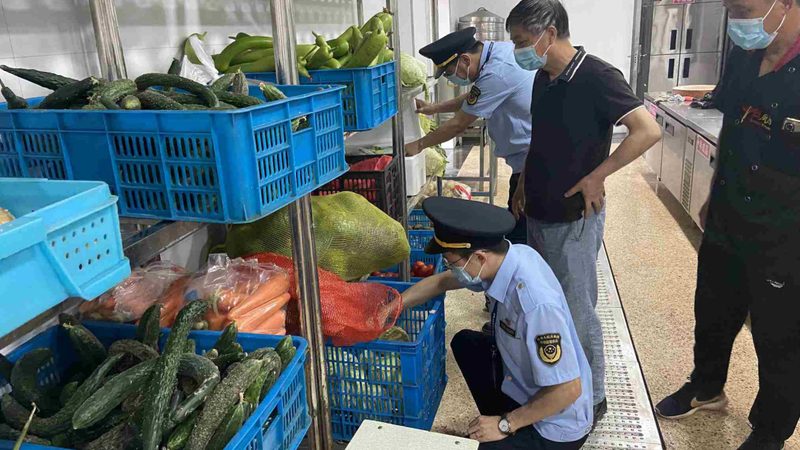 火锅底料熬制：时长与火候的艺术**