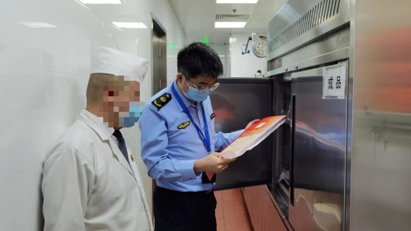 如何科学地对比每日坚果的热量呢？以下几种方法可供参考：